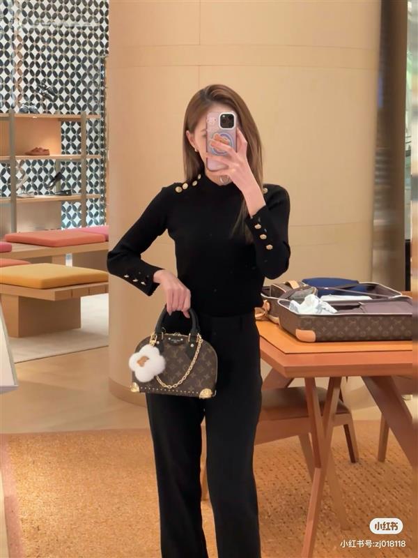 2026124173915926 260